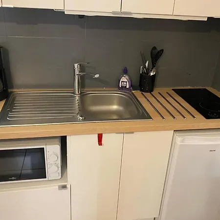 Beautiful Studio Close To Downtown Apartamento