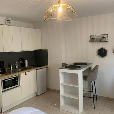 Beautiful Studio Close To Downtown Apartamento *